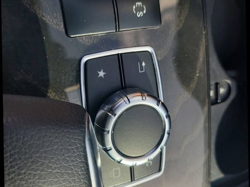 Used 2016 Mercedes-Benz E 350 Sedan image 22