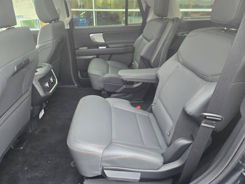 New 2025 Ford Expedition Active image 13