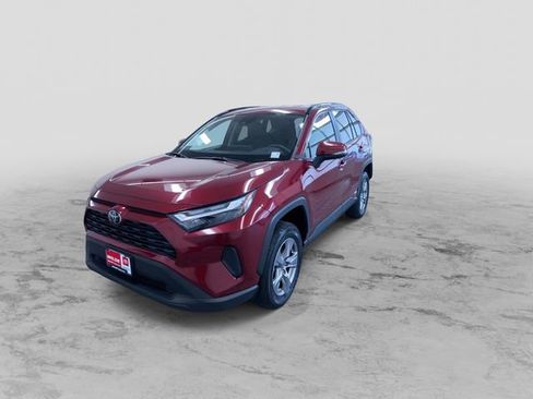 Used 2025 Toyota RAV4 XLE image 6