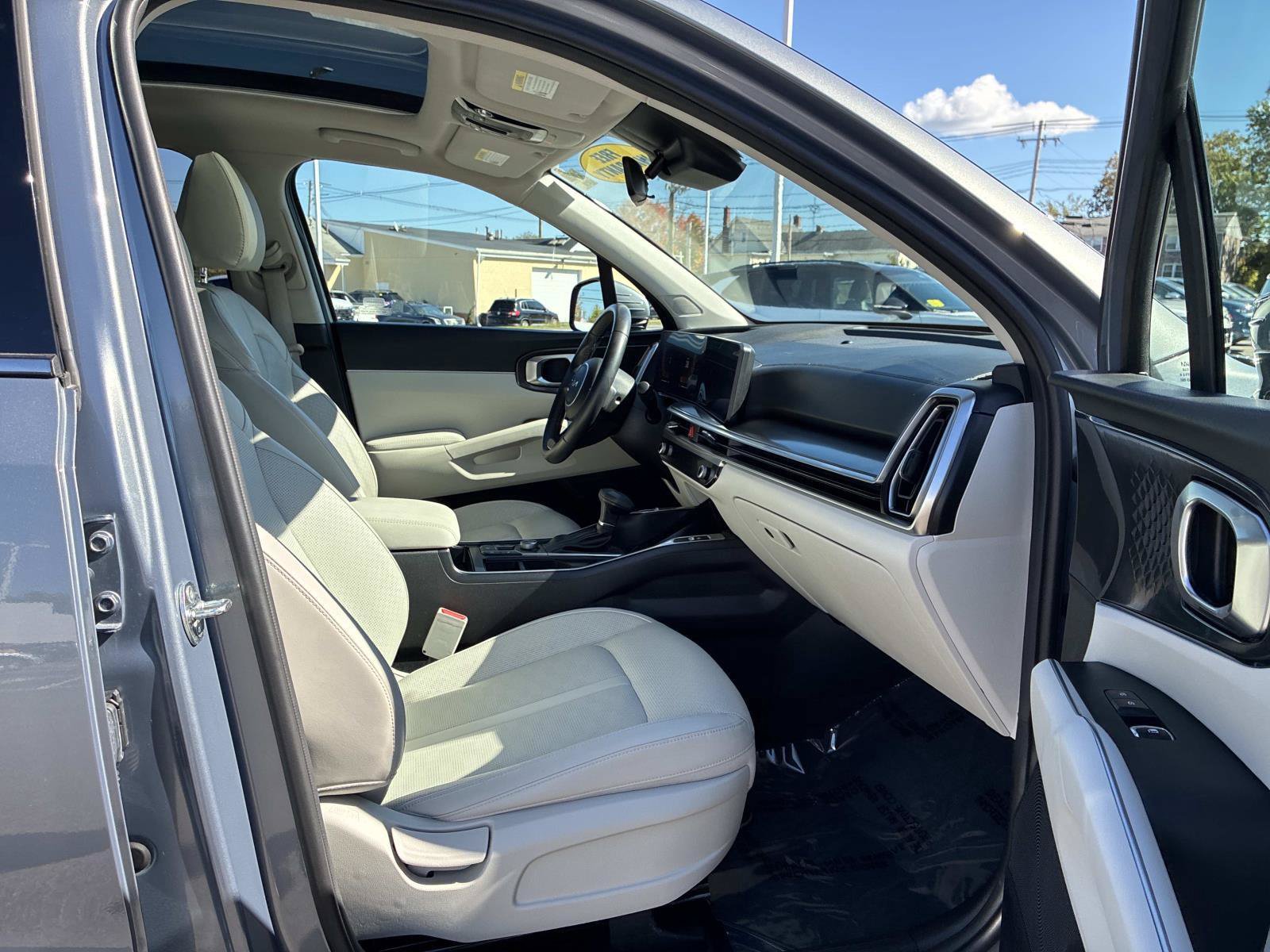 Used 2025 Kia Sorento S w/ Panoramic Sunroof Package AWD/4WD image 10