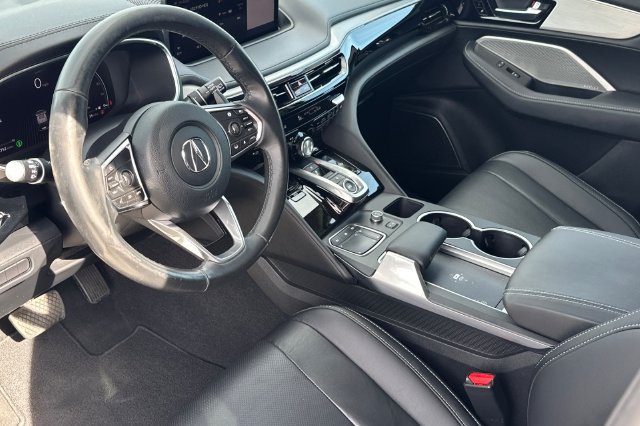Used 2023 Acura MDX w/ Technology Package AWD/4WD image 10