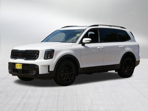 Certified 2025 Kia Telluride SX Prestige X-Line AWD/4WD image 3