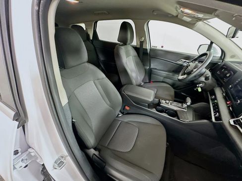 Used 2025 Kia Sportage LX image 29