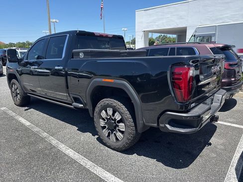 Used 2024 GMC Sierra 2500 Denali w/ Denali Reserve Package AWD/4WD image 4