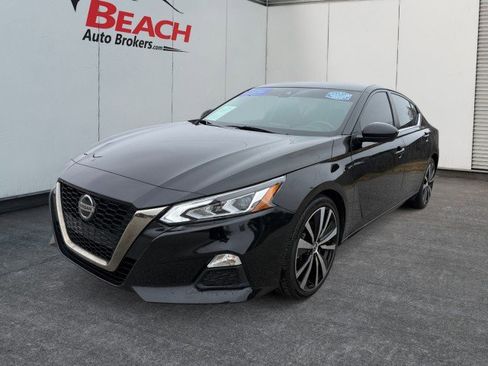 Used 2022 Nissan Altima 2.5 SR image 3