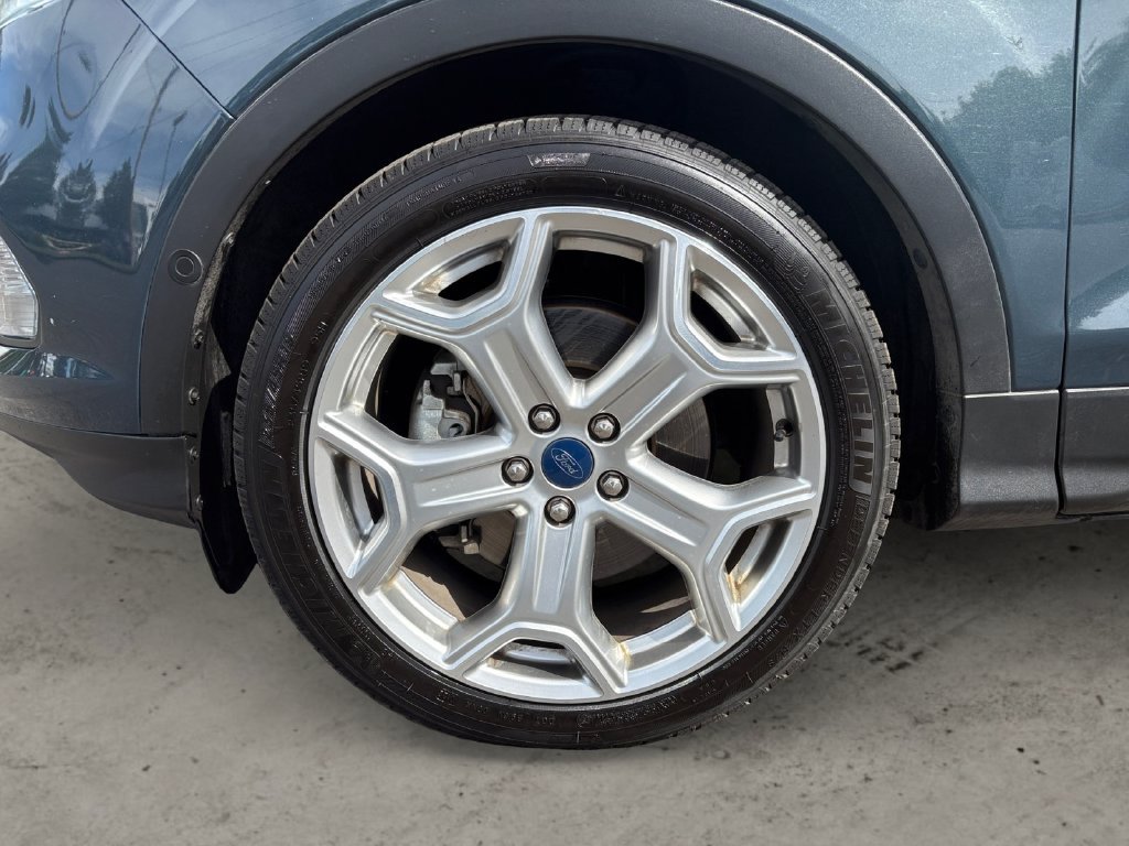 Used 2019 Ford Escape Titanium FWD image 9