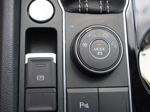 Used 2022 Volkswagen Atlas SE AWD/4WD image 31