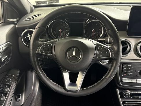 Used 2018 Mercedes-Benz GLA 250 4MATIC image 25