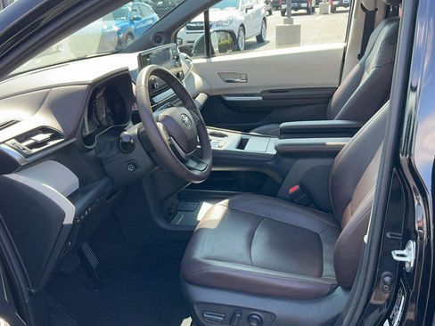Certified 2023 Toyota Sienna Platinum AWD/4WD image 20