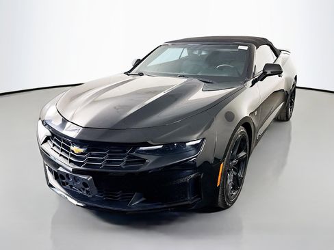 Used 2020 Chevrolet Camaro LT RWD image 4