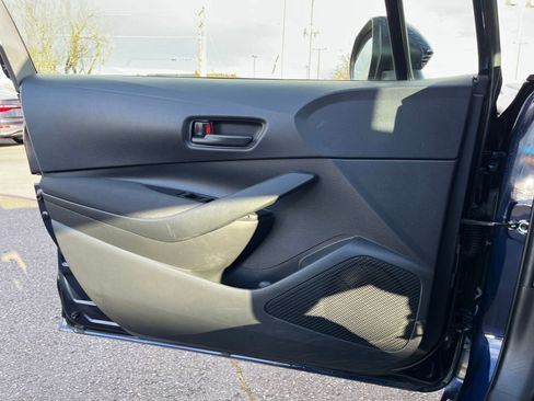 Used 2025 Toyota Corolla LE image 20