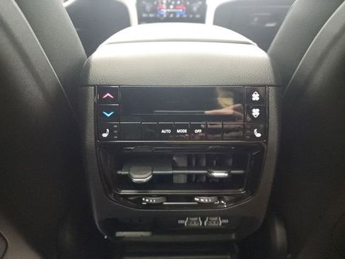 New 2025 Jeep Grand Cherokee L Limited w/ Luxury Tech Group II image 35