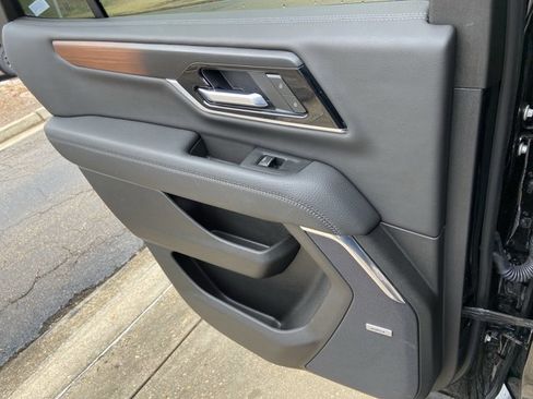 Used 2025 GMC Yukon Denali image 53