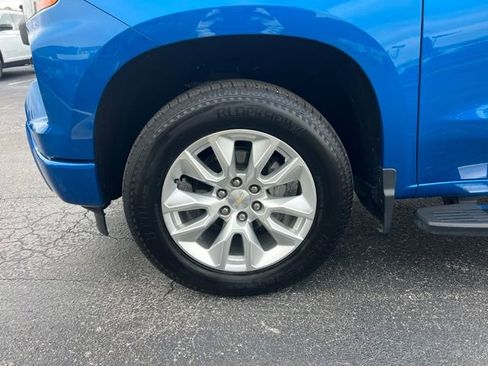 Used 2023 Chevrolet Silverado 1500 Custom image 5