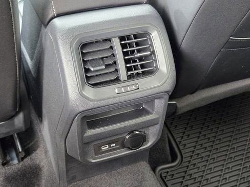 Certified 2023 Volkswagen Tiguan SE FWD image 14
