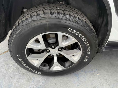 Used 2018 Jeep Cherokee Trailhawk image 36