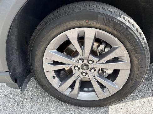 Used 2023 Ford Explorer XLT w/ Equipment Group 202A AWD/4WD image 11