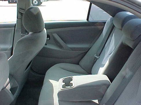 Used 2010 Toyota Camry LE FWD image 42