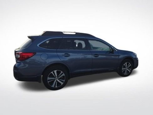Used 2018 Subaru Outback 3.6R Limited AWD/4WD image 3