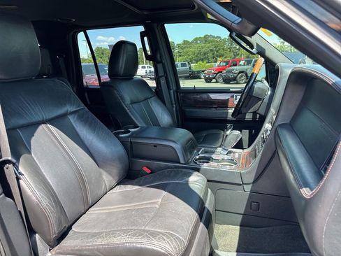 Used 2017 Lincoln Navigator L Reserve AWD/4WD image 32