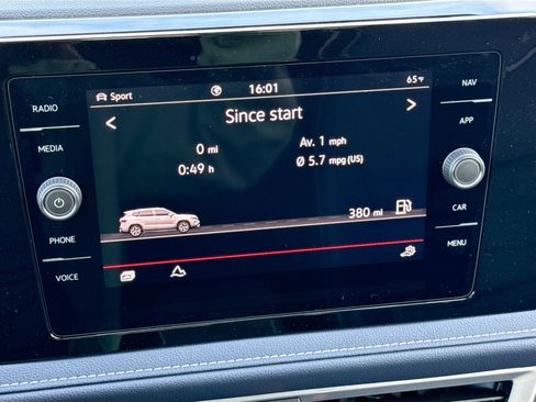 New 2026 Volkswagen Taos SEL image 29