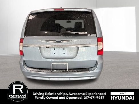Used 2012 Chrysler Town & Country Touring-L w/ Entertainment Group #2 image 7