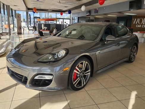 Used 2013 Porsche Panamera GTS image 3