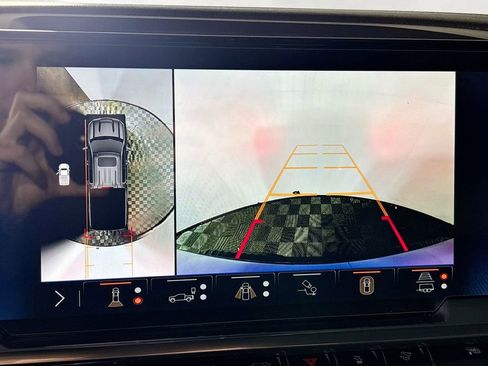 Used 2024 Chevrolet Silverado 1500 LT Trail Boss w/ Convenience Package II image 16