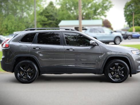 Used 2019 Jeep Cherokee Latitude Plus AWD/4WD image 4