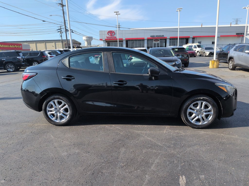 Used 2017 Toyota Yaris iA FWD image 6