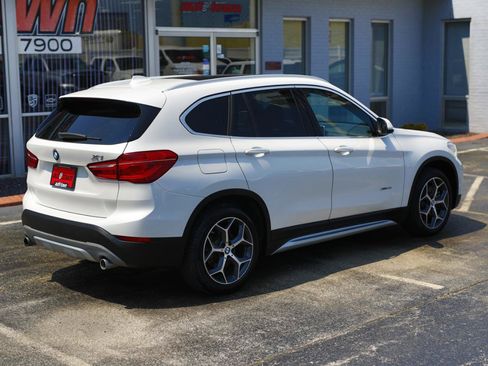 Used 2017 BMW X1 xDrive28i AWD/4WD image 16