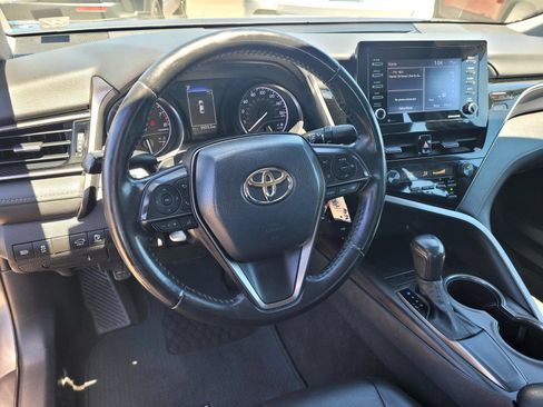 Used 2021 Toyota Camry SE FWD image 12