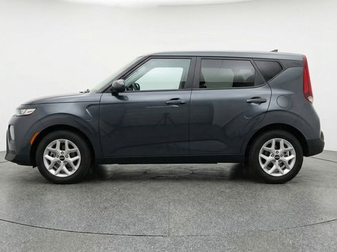 Used 2025 Kia Soul LX w/ LX Technology Package image 5