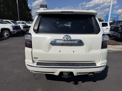 Used 2016 Toyota 4Runner Limited AWD/4WD image 9