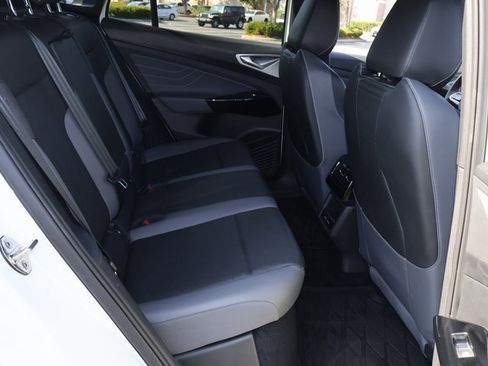 Used 2023 Volkswagen ID.4 Pro S image 17