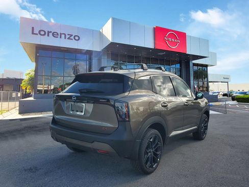 New 2026 Nissan Kicks SR image 4