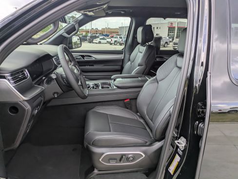 New 2026 Jeep Grand Wagoneer Limited AWD/4WD image 10