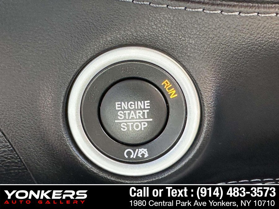 Used 2022 Dodge Challenger R/T Scat Pack RWD image 16