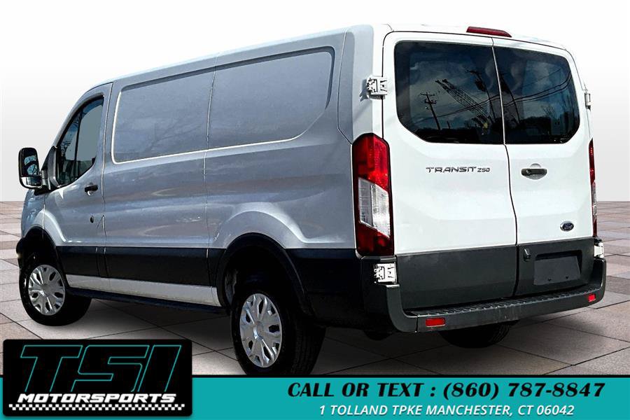 Used 2018 Ford Transit 250 130 Low Roof w/ Exterior Upgrade Package RWD image 12