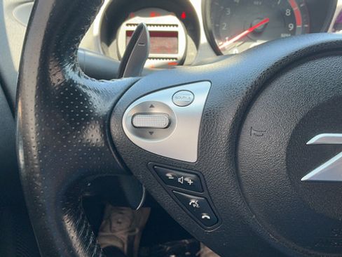 Used 2020 Nissan 370Z Coupe RWD image 10