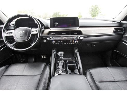 Used 2022 Kia Telluride SX w/ Towing Package FWD image 12