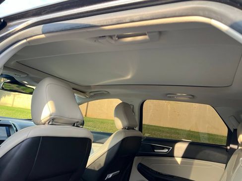 Used 2020 Ford Edge Titanium w/ Equipment Group 301A FWD image 6