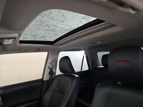 Used 2021 Toyota 4Runner TRD Off-Road Premium w/ Moonroof Package AWD/4WD image 31
