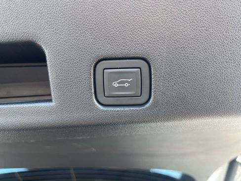 Used 2025 Buick Enclave Preferred image 12