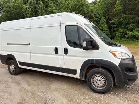 Used 2024 RAM ProMaster 2500 w/ Convenience Group FWD image 5
