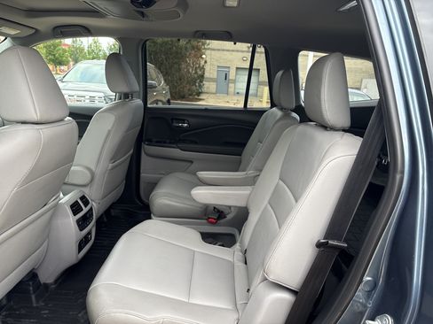 Used 2019 Honda Pilot Touring image 13