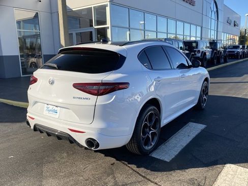 Used 2022 Alfa Romeo Stelvio Veloce image 8