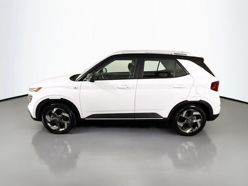 Used 2022 Hyundai Venue Limited FWD image 4