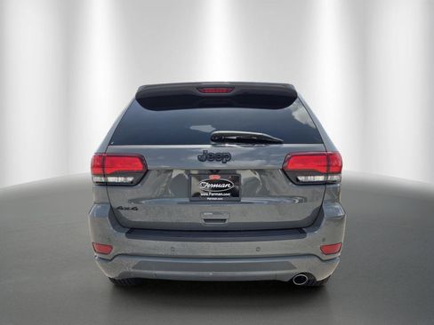 Used 2019 Jeep Grand Cherokee Altitude AWD/4WD image 6