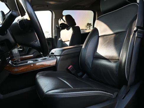 Used 2017 Chevrolet Silverado 2500 High Country w/ Duramax Plus Package image 14